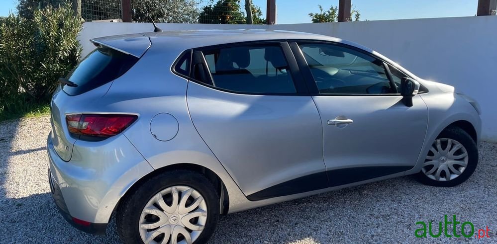 2013' Renault Clio photo #6