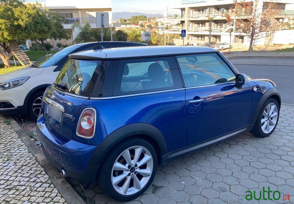 2012' MINI Cooper D photo #3