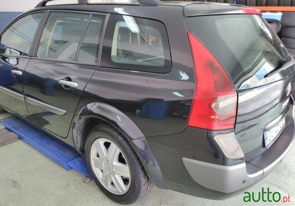 2004' Renault Megane Break photo #2