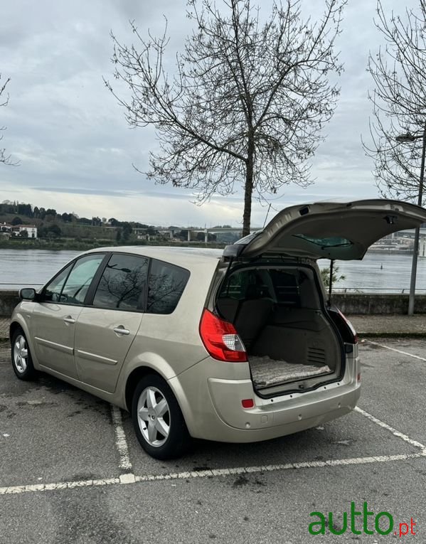 2007' Renault Scenic photo #4