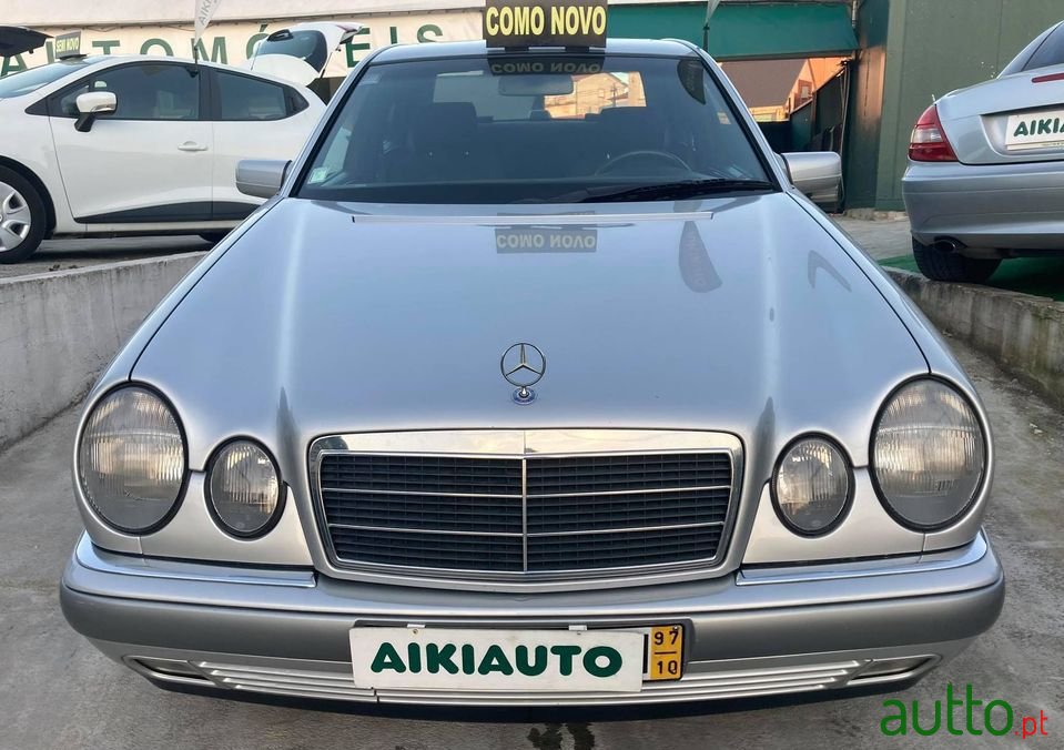 1997' Mercedes-Benz E-220 photo #4