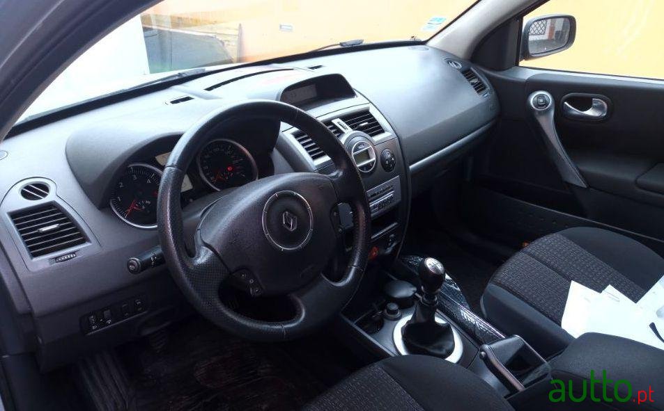 2006' Renault Megane Break photo #1