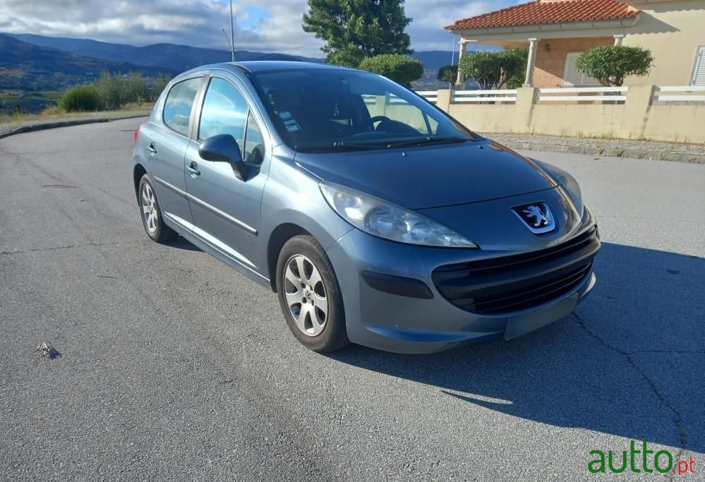 2008' Peugeot 207 1.4 Hdi Trendy photo #1