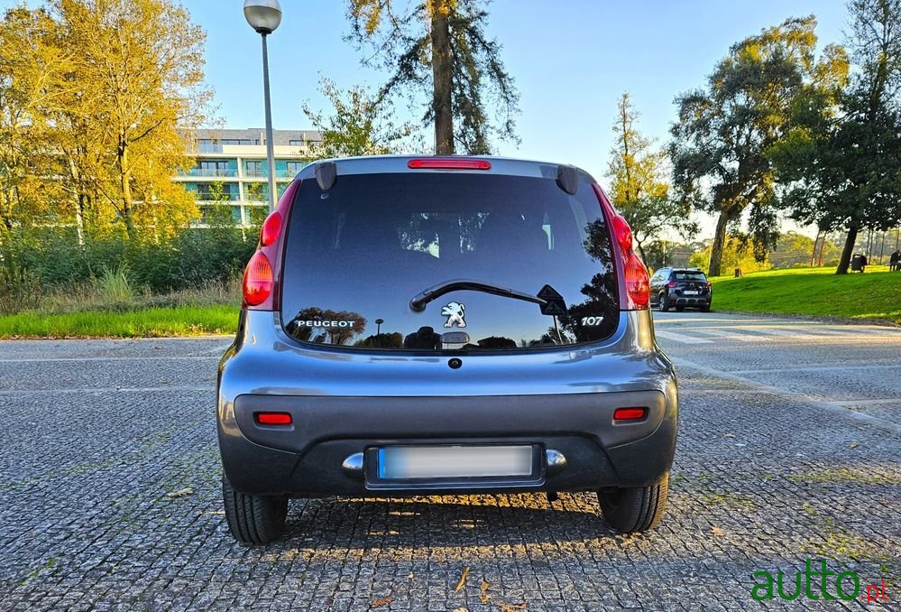 2013' Peugeot 107 photo #3