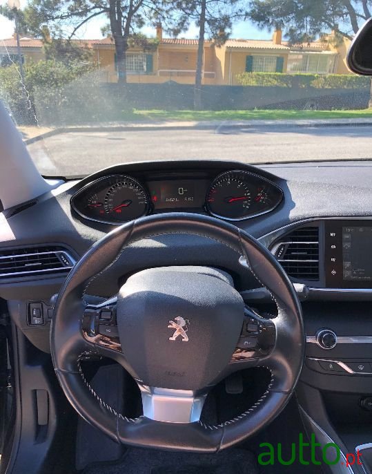 2017' Peugeot 308 Sw photo #5