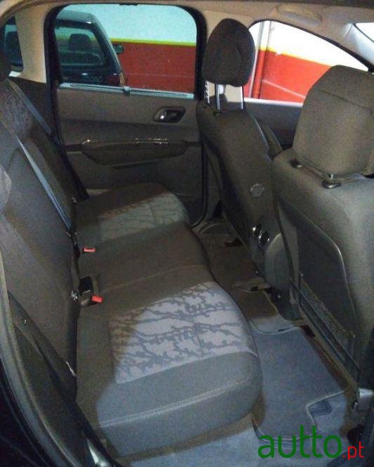 2010' Peugeot 3008 photo #2