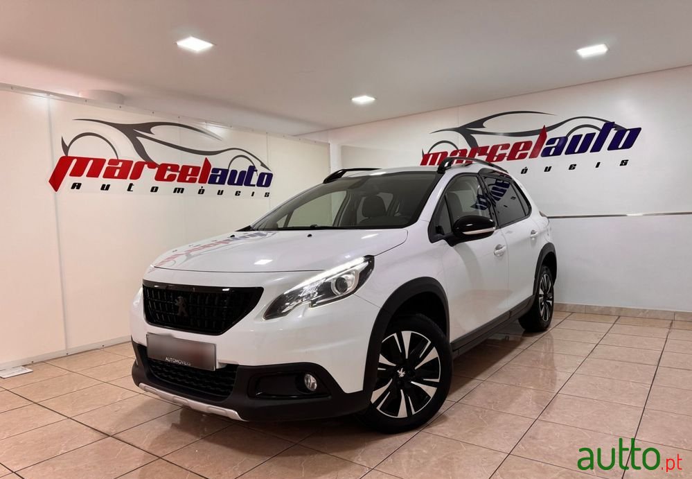 2019' Peugeot 2008 1.5 Bluehdi Allure photo #1