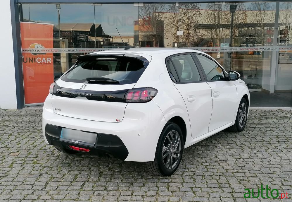 2021' Peugeot 208 photo #5