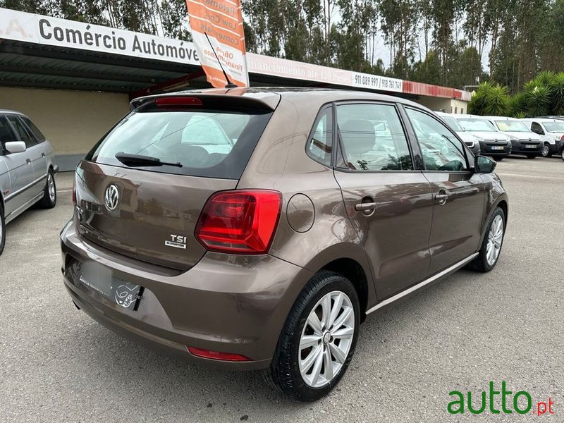 2015' Volkswagen Polo photo #6