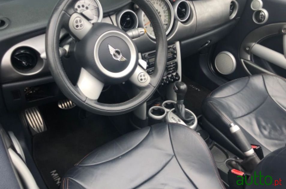 2005' MINI Cabrio photo #1