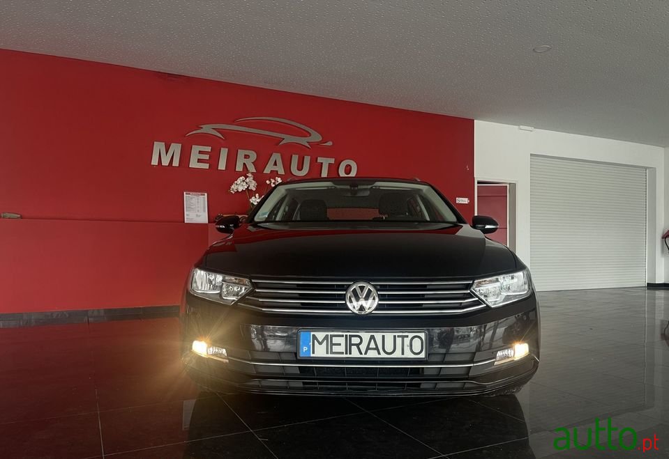 2016' Volkswagen Passat photo #2