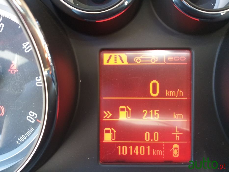 2014' Opel Astra photo #6