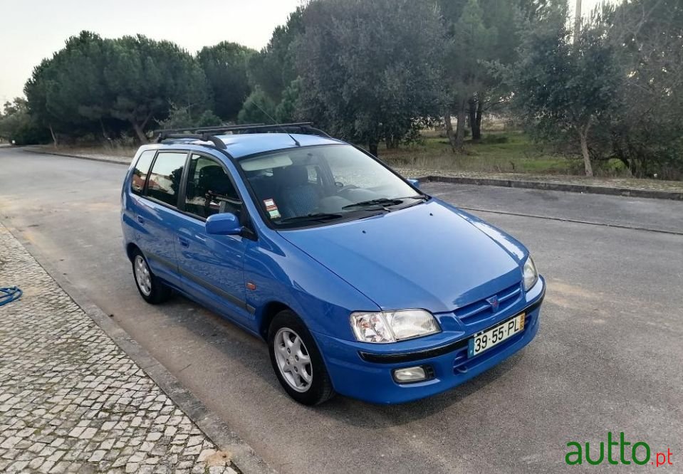 2000' Mitsubishi Space Star photo #1