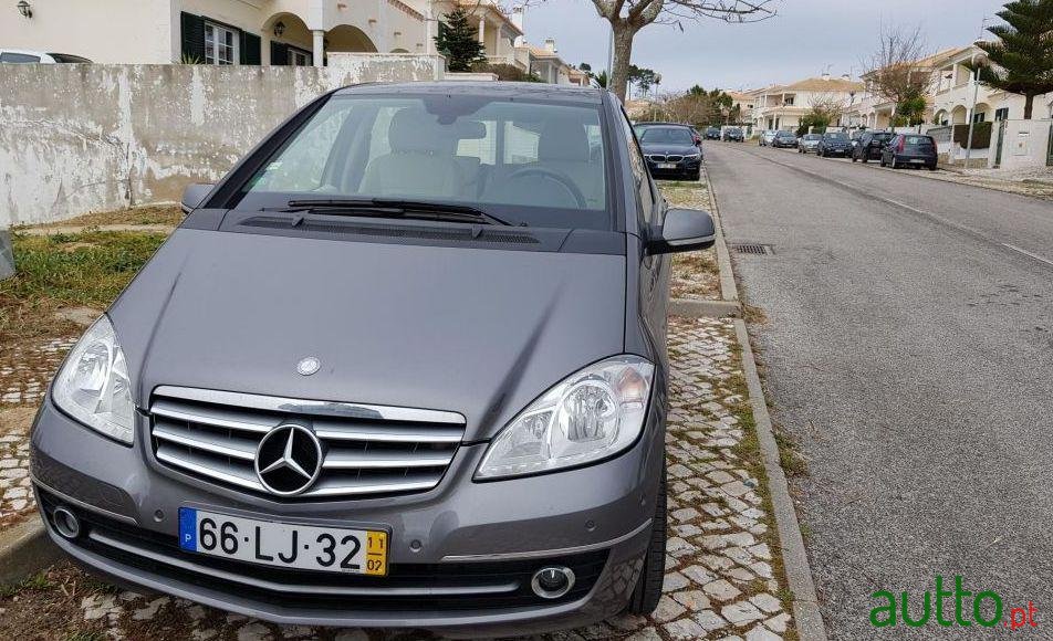 2011' Mercedes-Benz A-180 photo #1