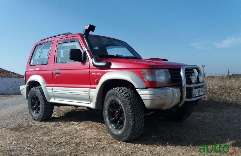1995' Mitsubishi Pajero Mk2 photo #2