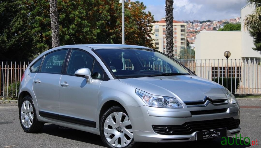 2008' Citroen C4 photo #1