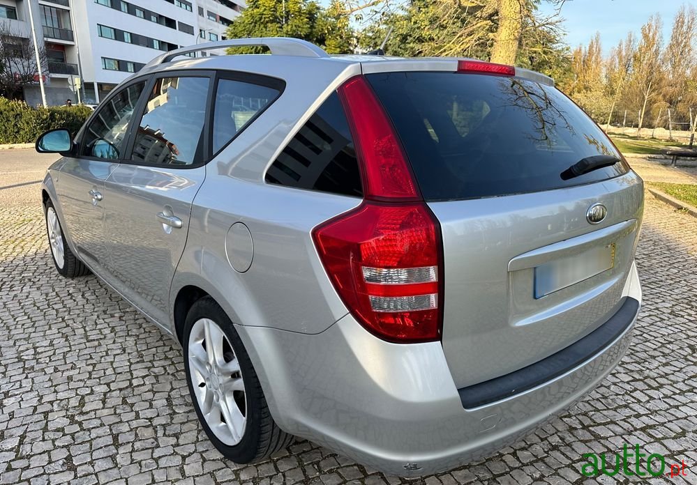 2008' Kia Ceed Sw photo #4