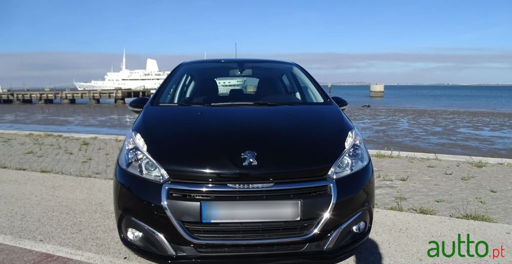 2018' Peugeot 208 1.6 Bluehdi Active photo #2