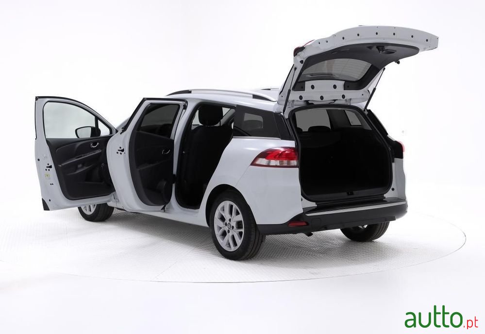 2021' Renault Clio Sport Tourer photo #5