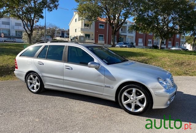 2007' Mercedes-Benz C-220 photo #1