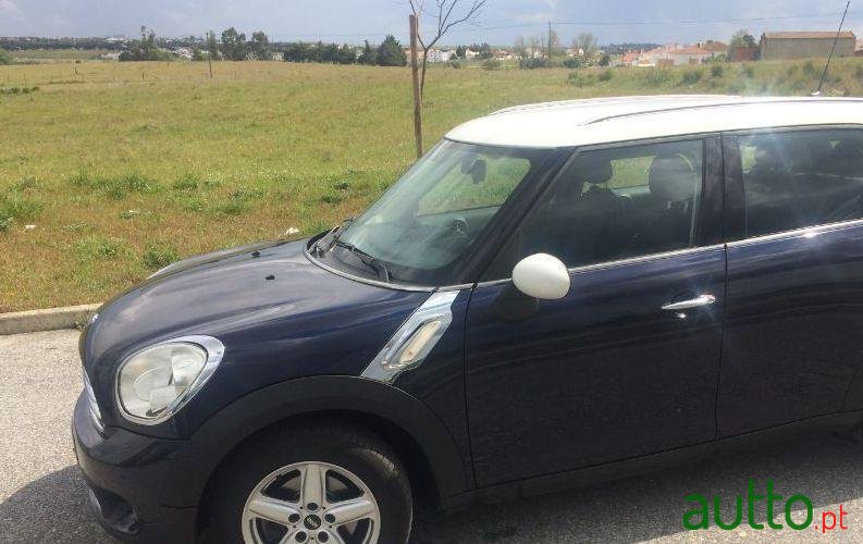 2012' MINI Countryman One D photo #2