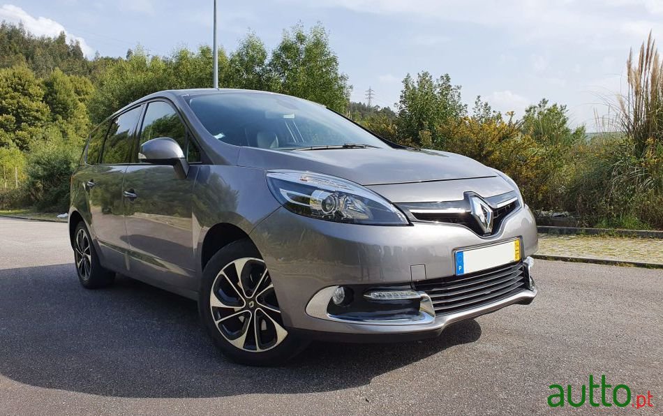 2014' Renault Grand Scenic photo #4