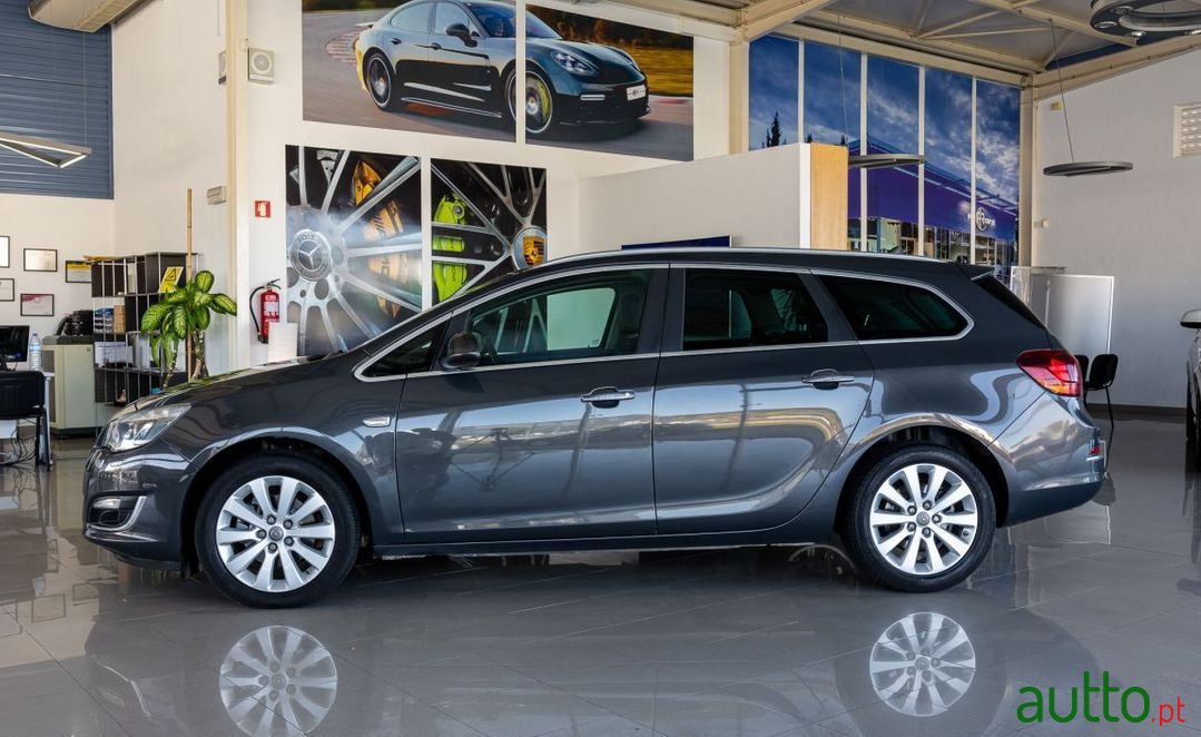 2015' Opel Astra Sports Tourer photo #2