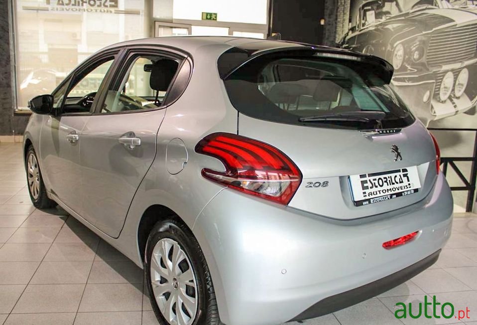 2017' Peugeot 208 photo #3