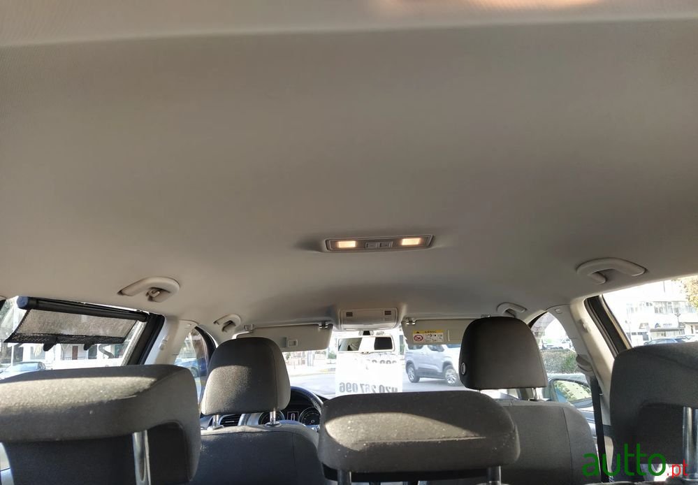 2015' Volkswagen Golf Variant photo #5