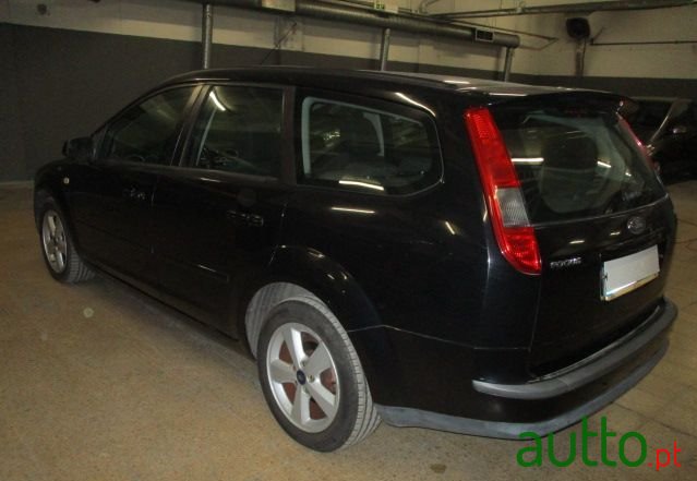 2007' Ford Focus Sw photo #4