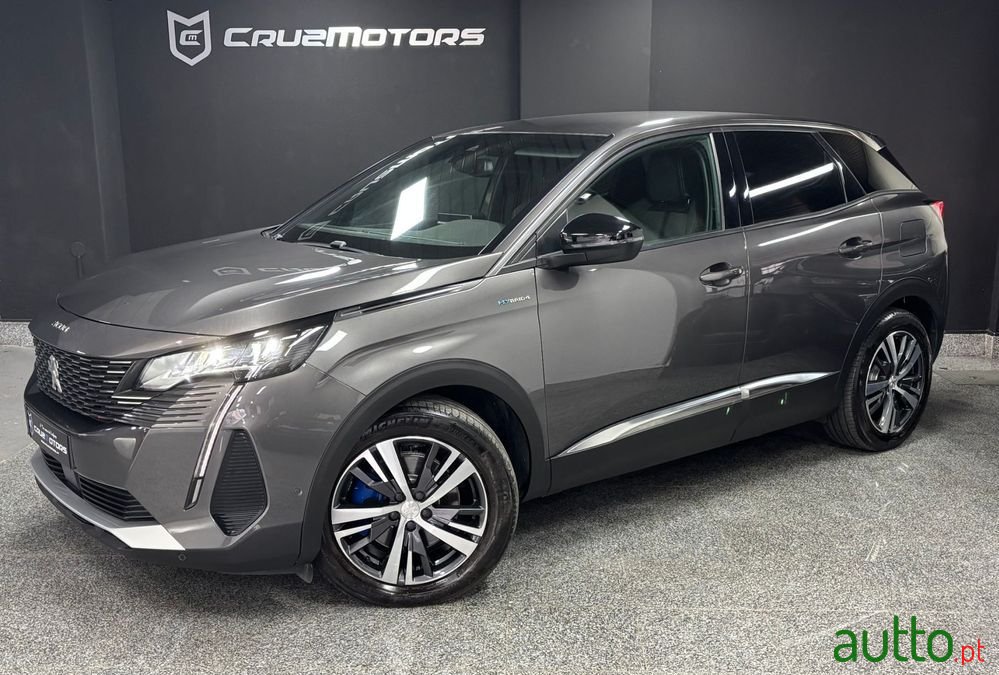 2023' Peugeot 3008 photo #1