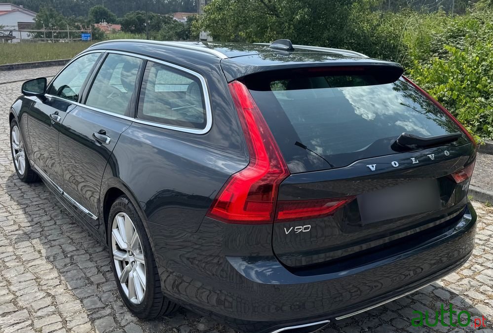 2020' Volvo V90 photo #5