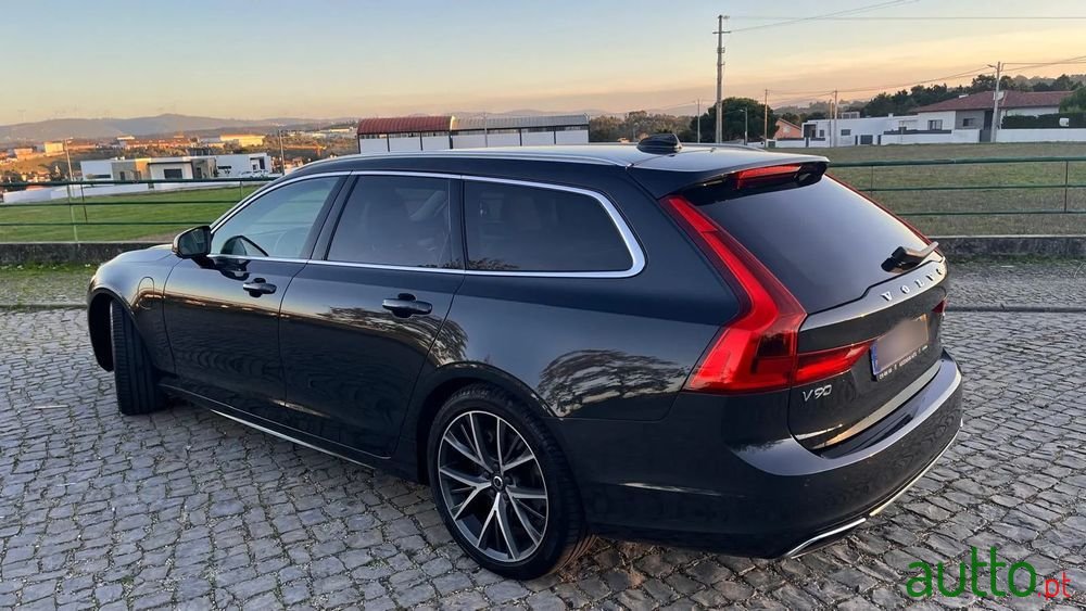 2020' Volvo V90 photo #1