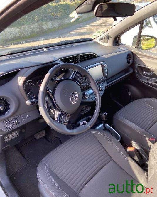 2018' Toyota Yaris photo #1