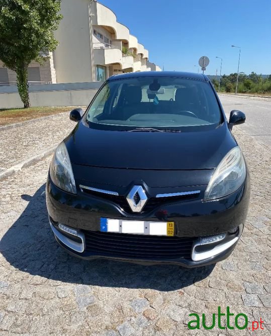 2013' Renault Grand Scenic photo #1