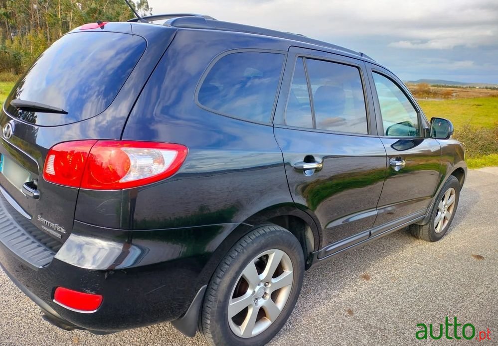 2009' Hyundai Santa Fe photo #3