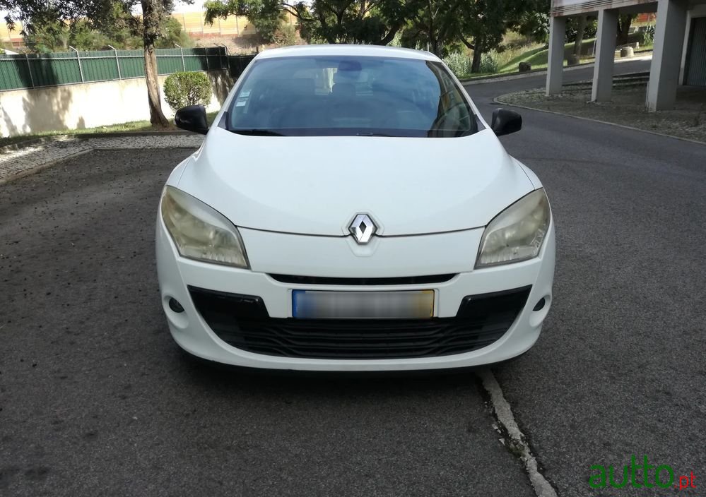 2009' Renault Megane 1.5 Dci Dynamique photo #2