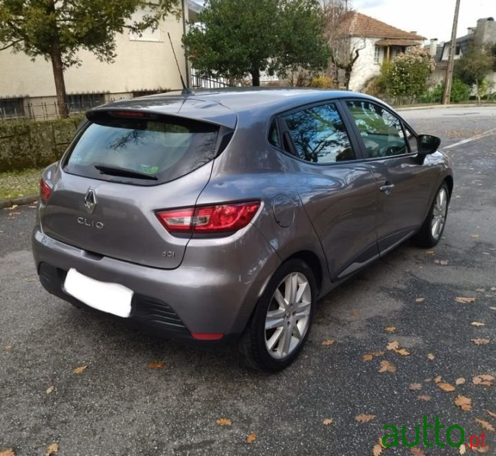 2013' Renault Clio photo #4