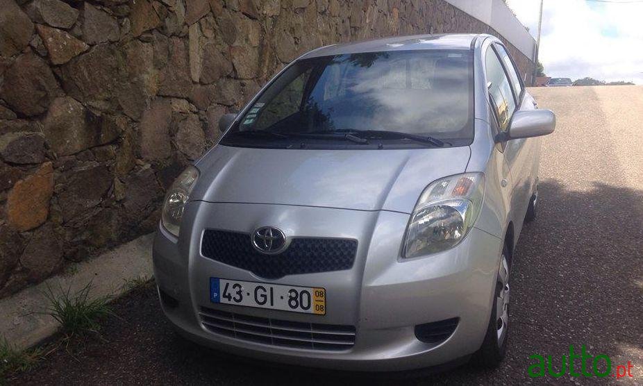 2008' Toyota Yaris photo #3