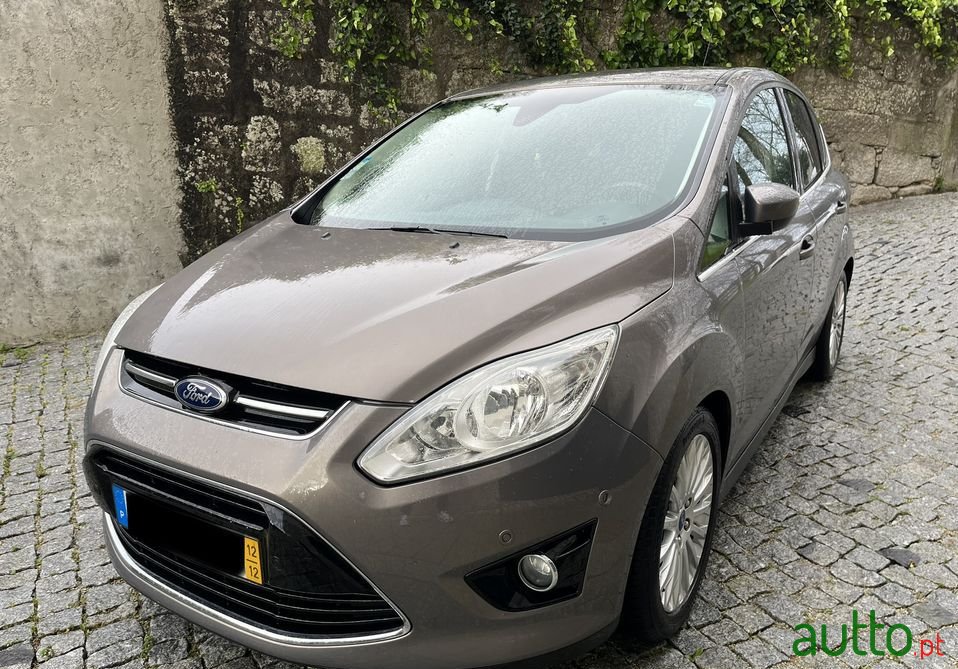 2012' Ford C-MAX photo #3