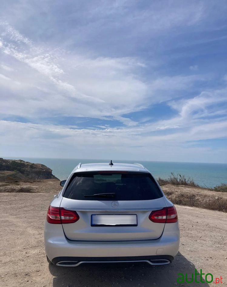 2018' Mercedes-Benz Classe C photo #6