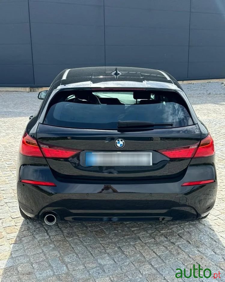 2020' BMW 118 I Advantage photo #2