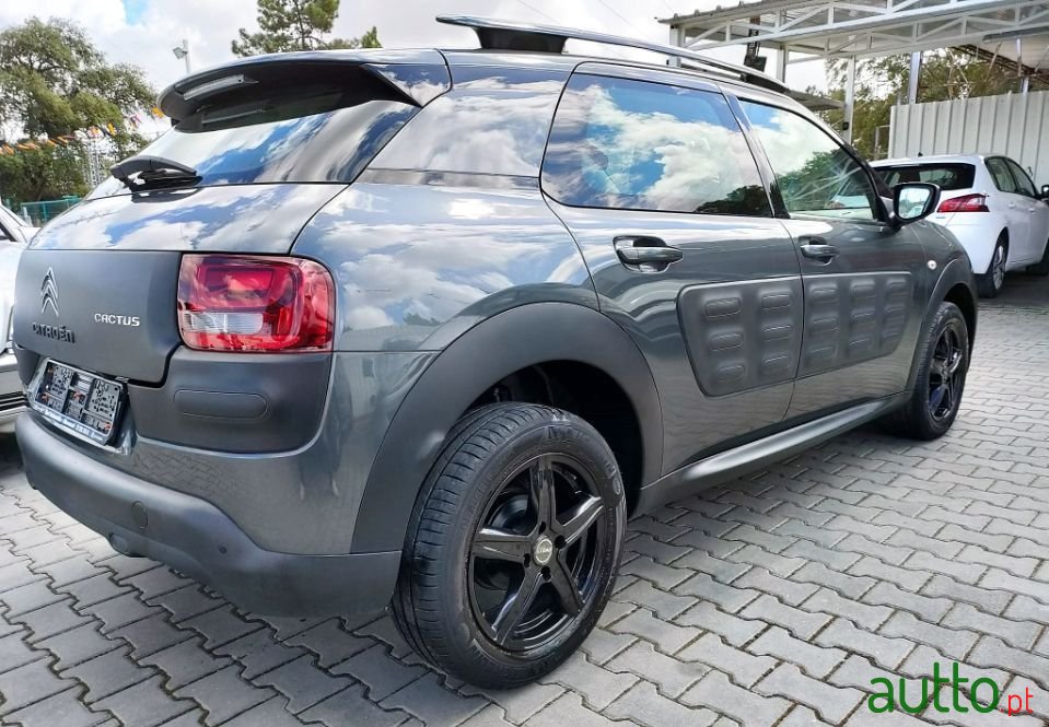 2015' Citroen C4 Cactus photo #2