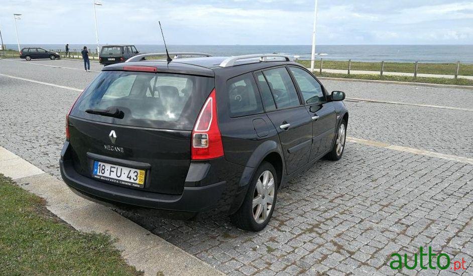2008' Renault Megane Break photo #2