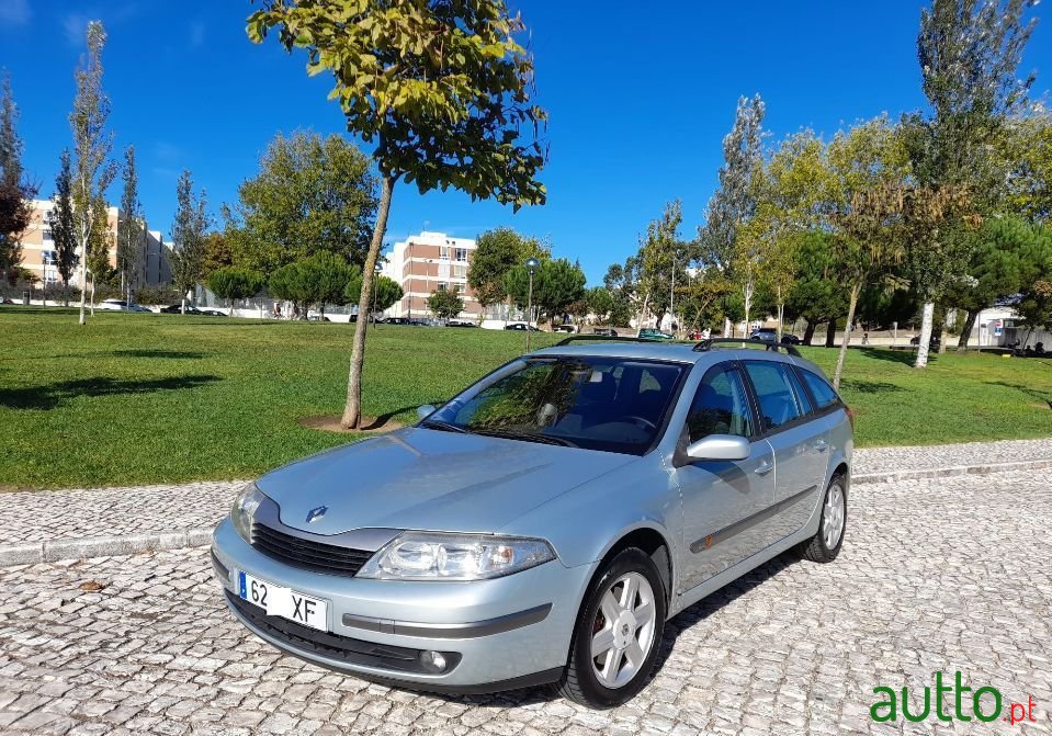 2004' Renault Laguna Break photo #1