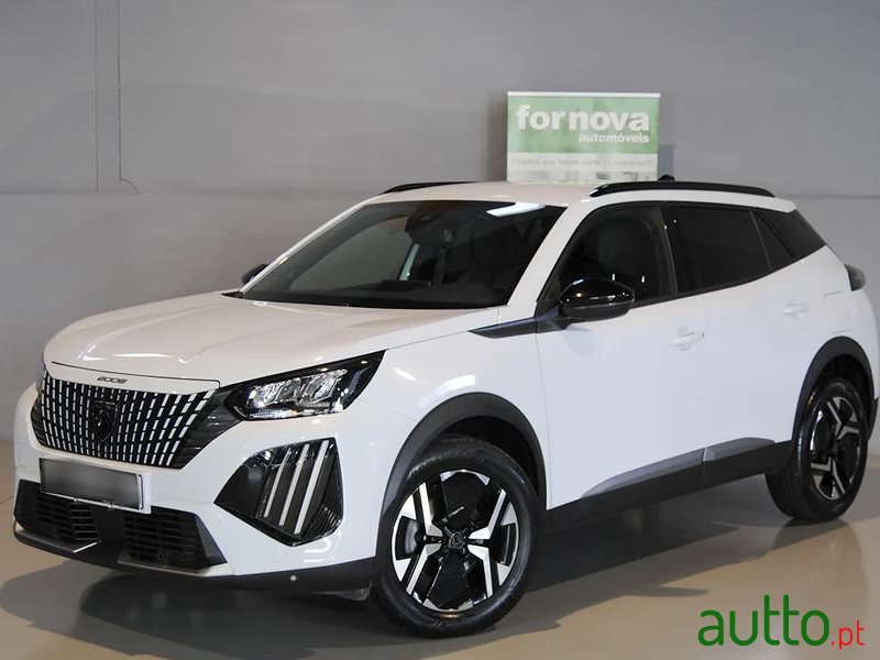 2024' Peugeot 2008 photo #1