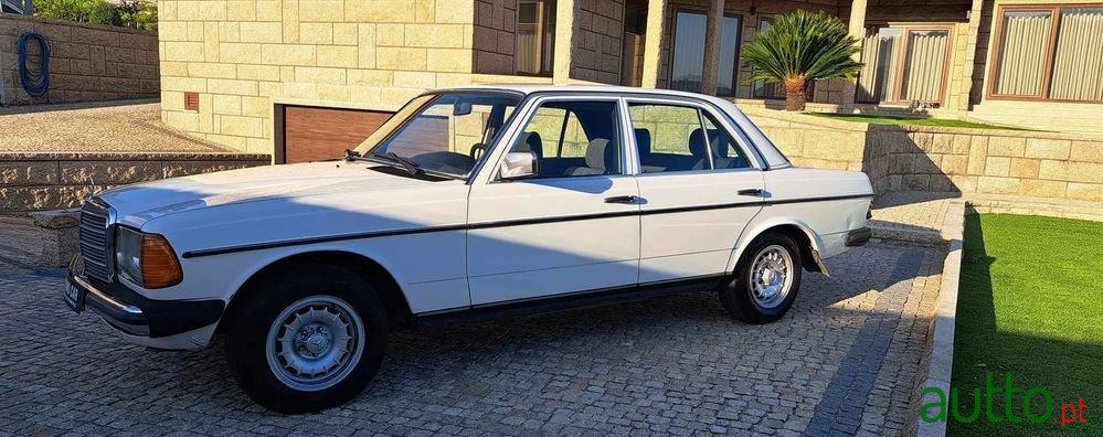 1982' Mercedes-Benz 240 photo #3