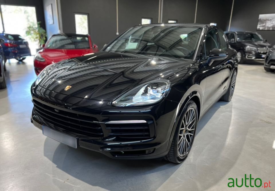 2020' Porsche Cayenne E-Hybrid photo #4