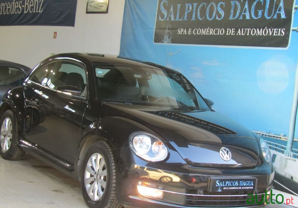 2012' Volkswagen New Beetle photo #2