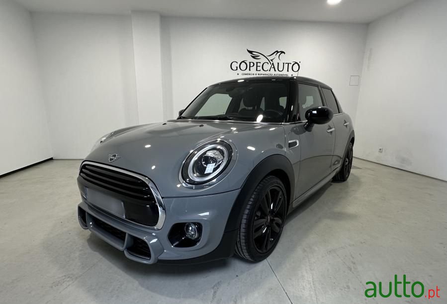 2020' MINI Cooper photo #1